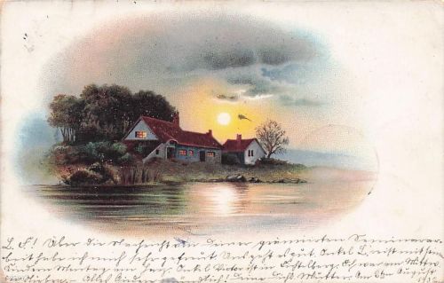 Wohnhaus am See im Sonnenuntergang