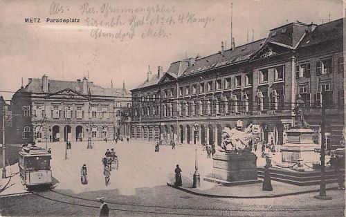 AK Metz, Paradeplatz mit Strassenbahn