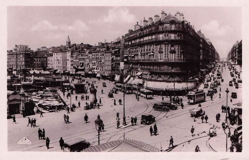 AK / Ansichtskarte Marseille_Bouches du Rhone Rue de la Republiqu Quai