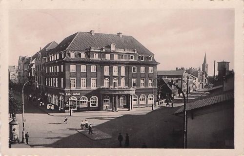 Ansichtskarte Neumünster, Bahnhofshotel, Kuhberg, Bahnhofstrasse