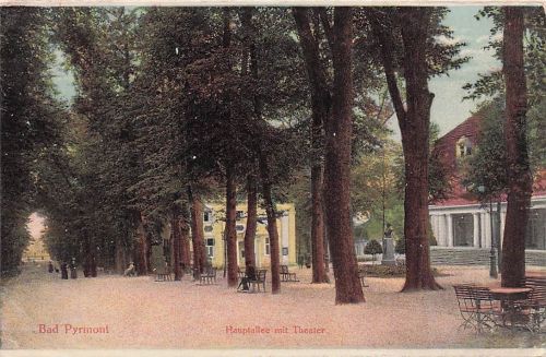 Bad Pyrmont Hauptallee mit Theater