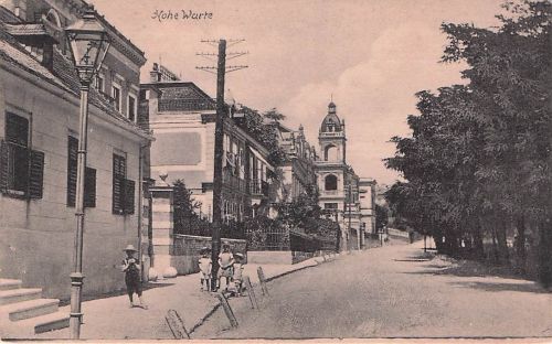 AK Wien, Hohe Warte, Strassenpartie mit Turmgebäude und Kindergruppe