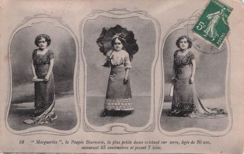Béarnaise-Puppe), die als die kleinste Frau der Welt galt.