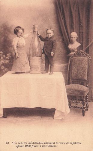 13 LES NAINS BÉARNAIS détiennent le record de la petitesse, offrent 1000 francs à leurs Rivaux.