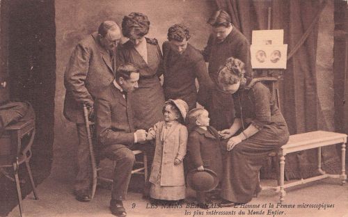 LES NAINS BEARNAIS. - L'Homme et la Femme microscopiques les plus intéressants du Monde Entier.