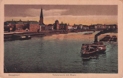 Düsseldorf Totalansicht mit Rhein