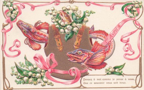 Präge-AK 1. April, Fische und Maiglöckchen in einem Brustpanzer