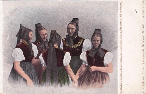 Badische Volkstrachten, Schwarzwälderinnen aus Kirchzarten