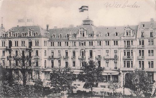 AK Wiesbaden, Frontansicht des Hotel Rose