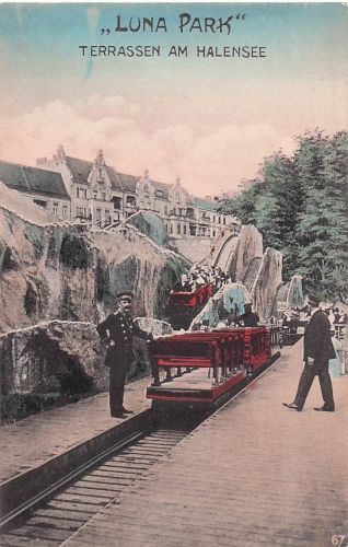 "Luna Park" in Berlin, der sich an den Terrassen am Halensee