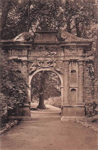 Heidelberg Elisabethentor im Schlosspark Heidelberg.
