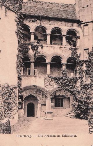 Heidelberg, die Arkaden im Schlosshof