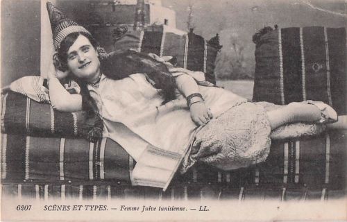 Scènes et Types. – Femme Juive tunisienne