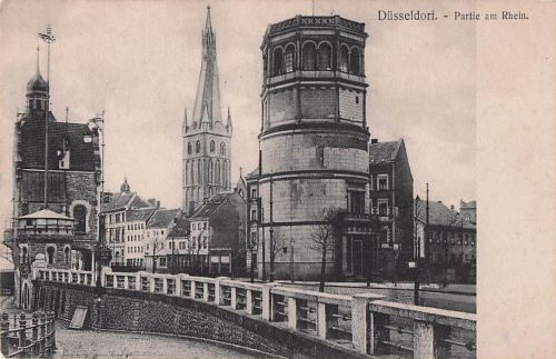 Düsseldorf, Rheinwerft mit Düsselschlösschen