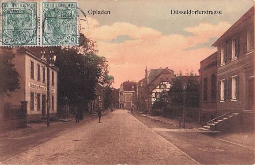 Düsseldorfer Straße im Stadtteil Opladen in Leverkusen.