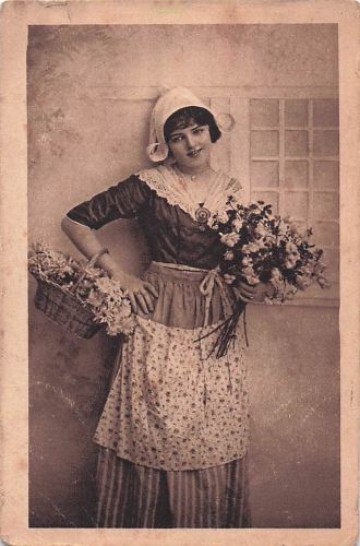 regionalen französischen Trachten