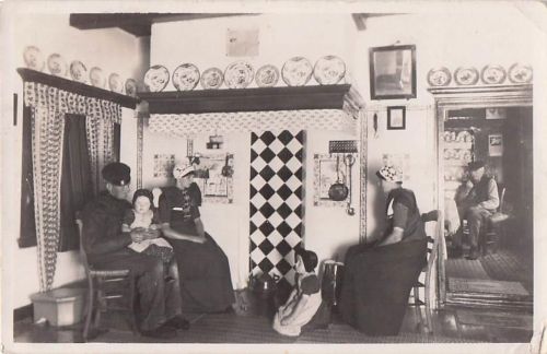 Ak Spakenburg Bunschoten Utrecht Niederlande, Haus, Innenansicht, Volkstrachten