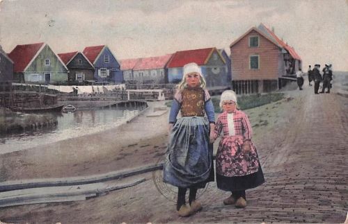 Mädchen in niederländischer Tracht, Nenke und Ostermaie