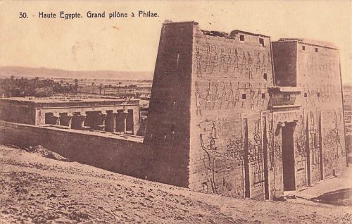 30. Haute Egypte. Grand pilône à Philae.