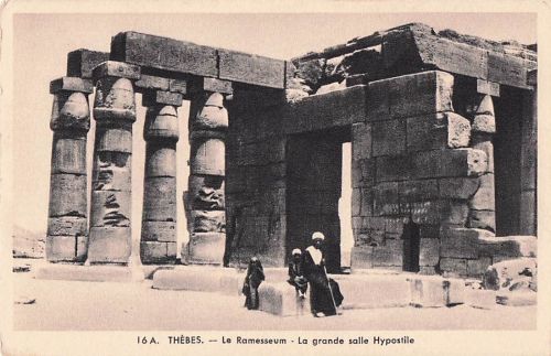 16 A. THEBES. -Le Ramesseum La grande salle Hypostile