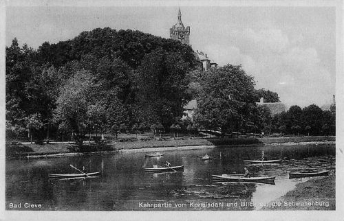 Bad Cleve Kahnpartie vom Kermisdahl und Blick auf die Schwanenburg