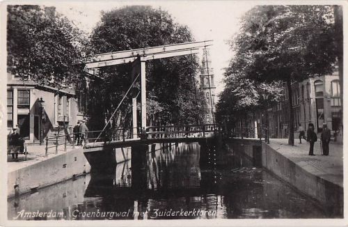 Amsterdam, Croenburgwal met Zuiderkerktoren.