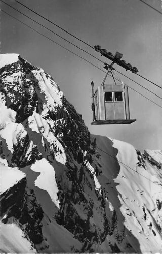 Adelboden. Luftseilbahn Birg-Engstligenalp. Fizer.