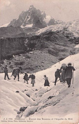AK / Ansichtskarte Chamonix Glacier des Bossons et lAiguille du Midi Chamonix Kat. Chamonix Mont Blanc
