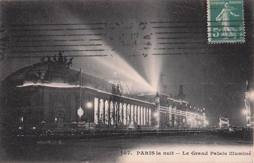 107. PARIS la nuit Le Grand Palais illuminé