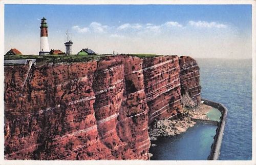 Buntsandsteinklippen der Westküste von Helgoland.