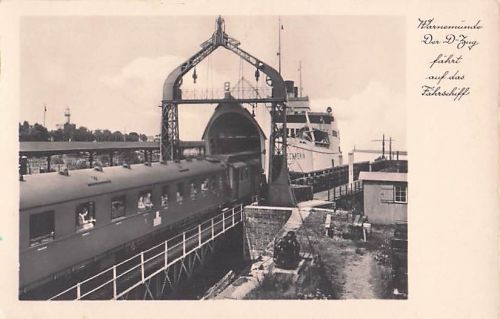 Warnemünde, Der D-Zug fährt auf das Fährschiff