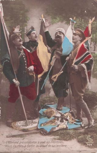 Dies ist eine französische Propagandapostkarte aus dem Ersten Weltkrieg, die Soldaten der Entente-Mächte zeigt.