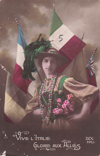 Die Inschrift "Vive l'Italie, Gloire aux Alliés" ist französisch und bedeutet "Es lebe Italien, Ruhm den Alliierten