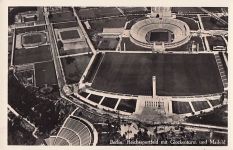 Berlin. Reichssportfeld mit Glockenturm und Maifeld