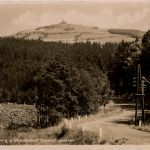 Schwartenberg vom Dittersbacher Bahnhof gesehen