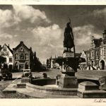 Husum - Markt mit Brunnen