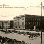 Berlin - Unser Kaiser an der Spitze der Fahnencompagnie