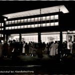 Essen - Hauptbahnhof bei Abendbeleuchtung