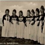 Friesinnen am Nordsee-Strand