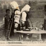 Zelovan - Femmes portant la costume macedonien