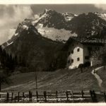 Bauernhaus mit Steinberg und Hochkalter