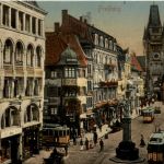 Freiburg i.Br., Kaiserstrasse mit Martinstor