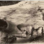 Chamonix - Entree de la Grotte des Bossons
