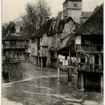Salies de Bearn - Vielles maisons sur le Saleys