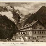 Kreuzeckhaus mit Zugspitze