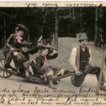 Fauen auf Schubkarren