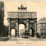 München - Siegestor mit Strassenbahn