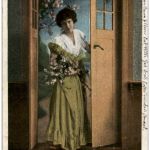 Frau mit Blumenstrauss