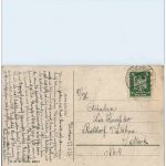 Frau mit Blumenstrauss