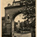Kleinmachnow - Portal mit alter Burg